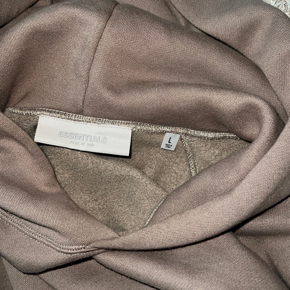 used essentials hoodie. Was too big so never wore it and trying to get rid of it - Picture 4 of 4